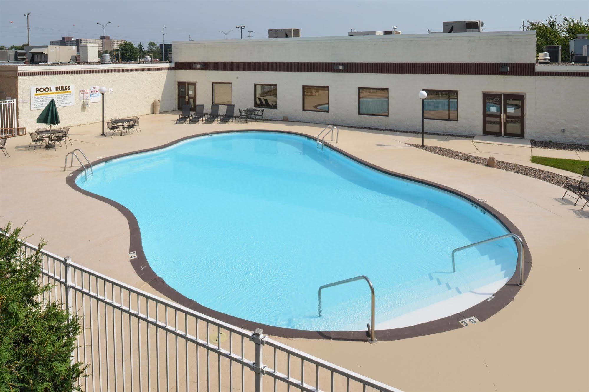 Americas Best Value Inn - Campus View Eau Claire Exterior foto