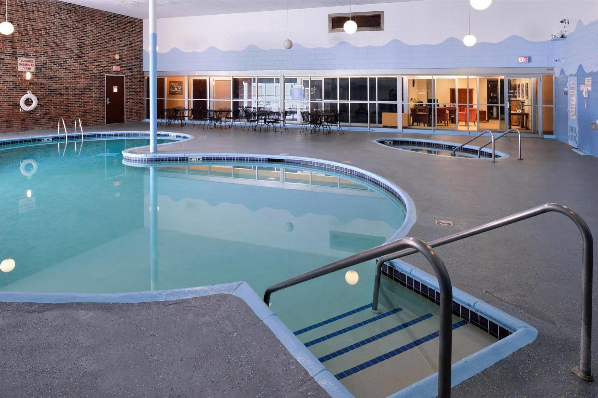 Americas Best Value Inn - Campus View Eau Claire Exterior foto